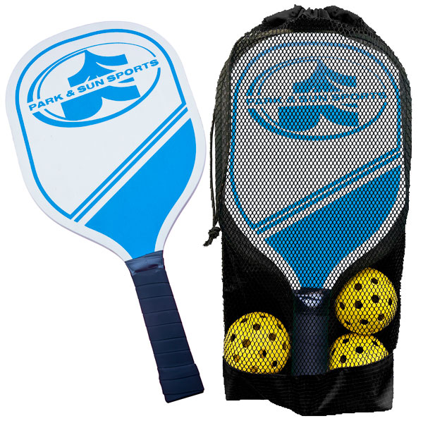Wooden pickleball set, with 3 pickelballs and carrying bag